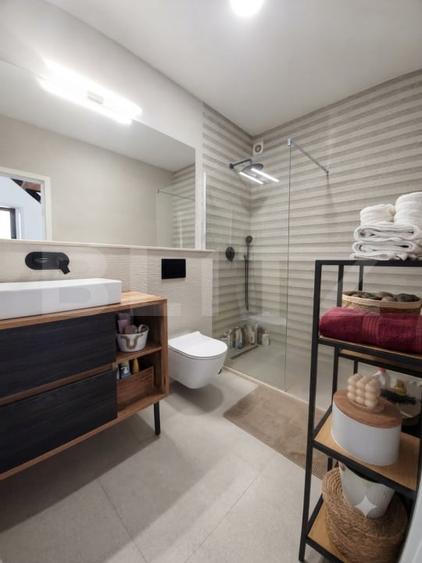 Duplex cu 4 camere cu Canalizare în Plopi