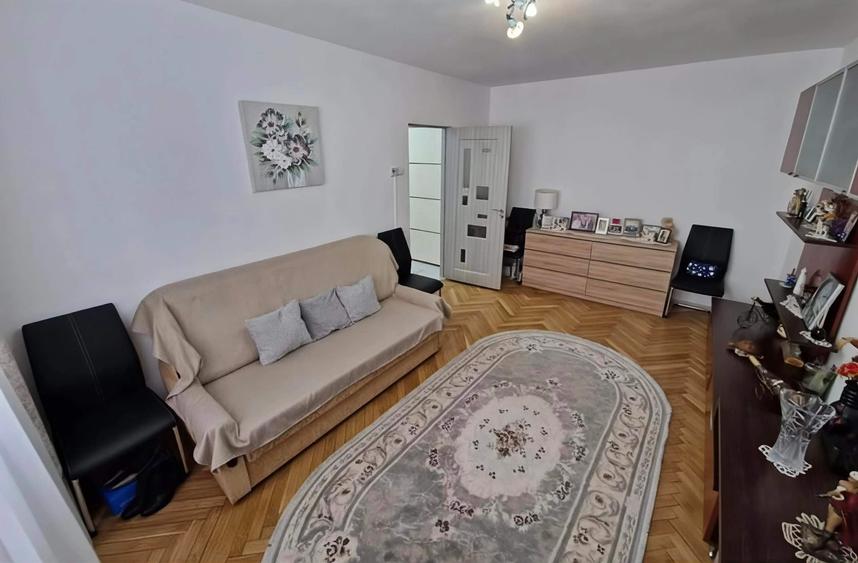 Apartament cu 2 camere decomandat în Mircea cel Bătrân