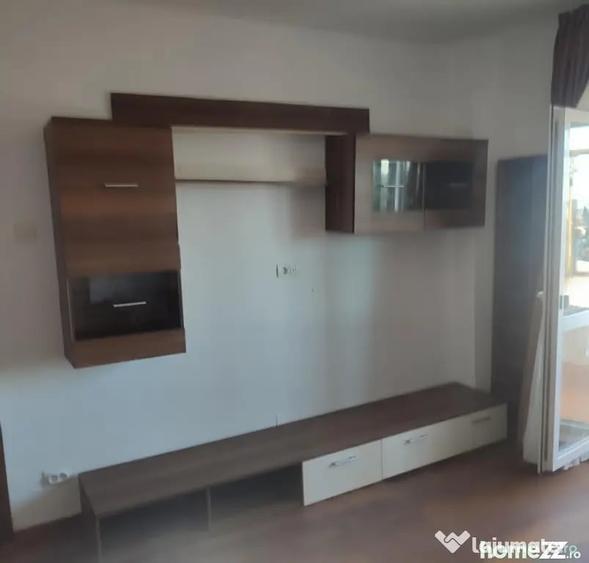 Garsonieră decomandată, mobilată în Crângași