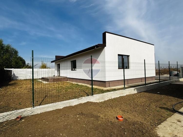 Teren Construcții intravilan de 368 mp, în Țegheș