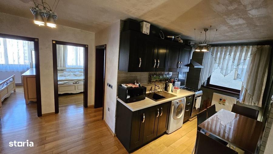 Apartament cu 3 camere decomandat în Rogerius