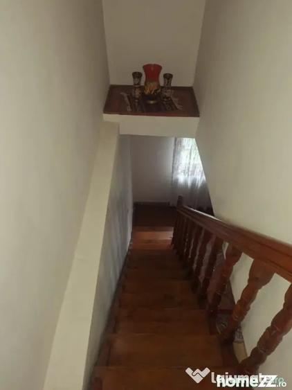 Casă cu 4 camere cu Teren 730 Mp în Izvoarele