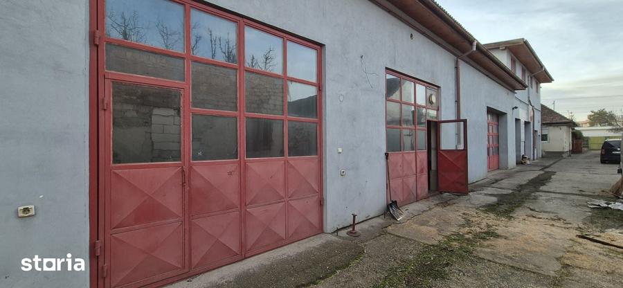 Casă cu 7 camere cu Teren 1174 Mp în Central