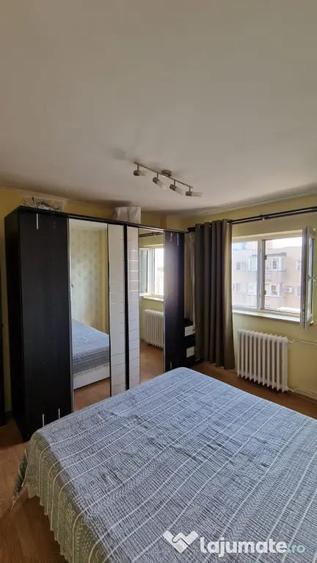Apartament cu 3 camere semidecomandat în 13 Septembrie