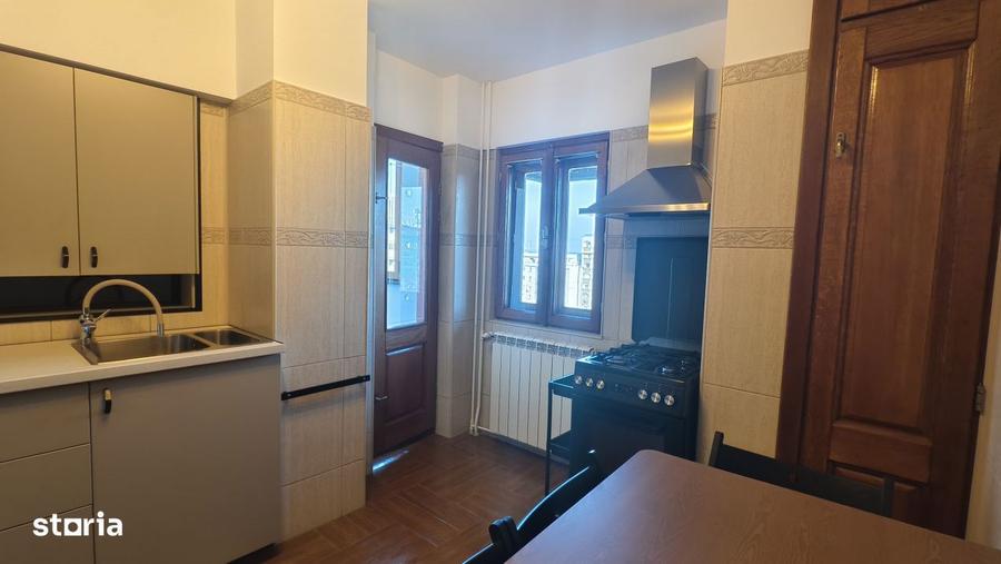 Apartament cu 2 camere decomandat în Republicii