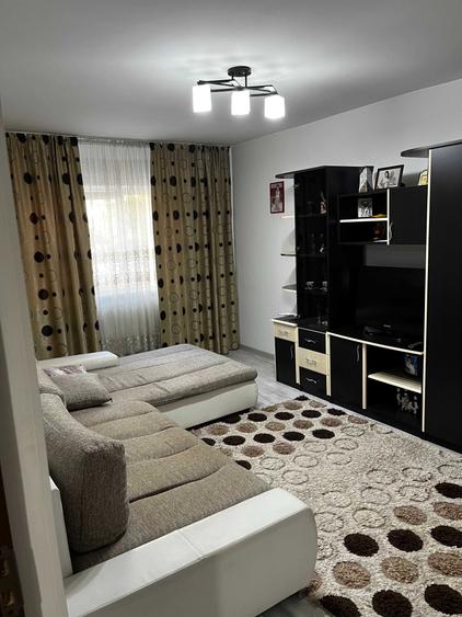 Apartament cu 2 camere decomandat în Smeura