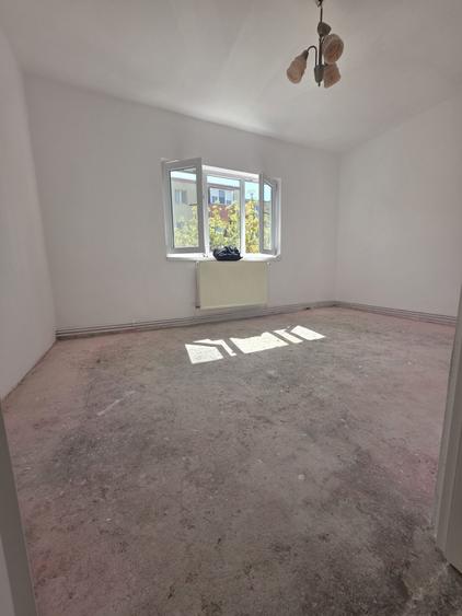 Apartament 3 camere etajul 2 .se preda finisat! Parchetul, gresia si faianta sunt incluse in pret, la alegerea cumparatorului - 1