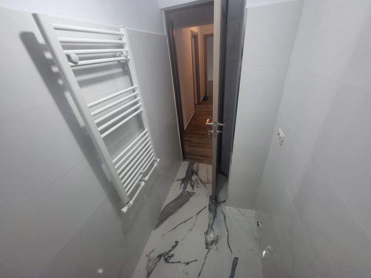 Apartament cu 3 camere decomandat în Mioriței