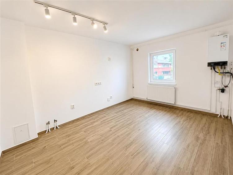 Apartament cu 3 camere decomandat în Ștrand