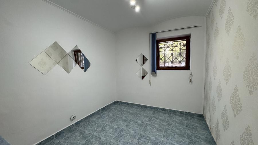 Apartament cu 3 camere semidecomandat în Calea Victoriei