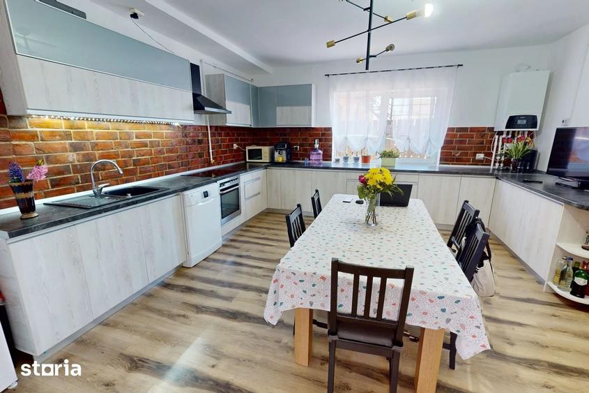 Casă cu 6 camere decomandat cu Teren 630 Mp în Hărman