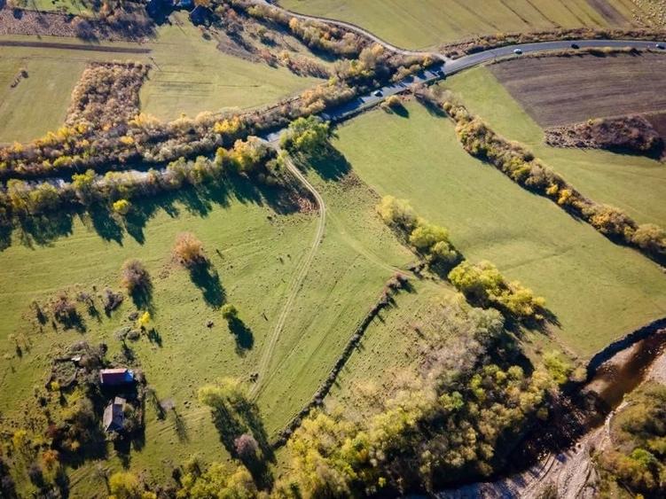 Teren de 16000 mp, în Călățele