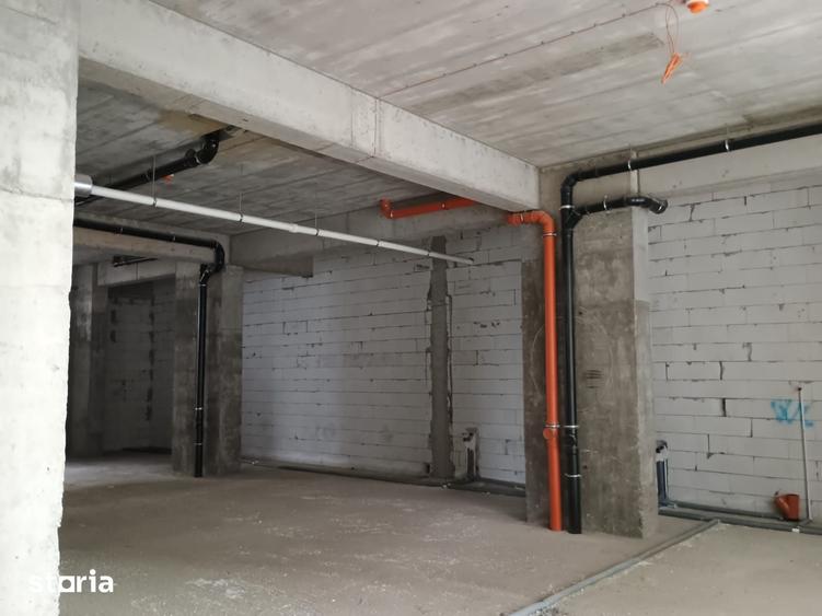 Spațiu comercial, de 27.4 mp, în Central