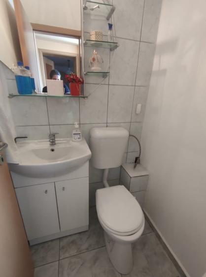 Casă cu 6 camere cu Teren 220 Mp în Griviței