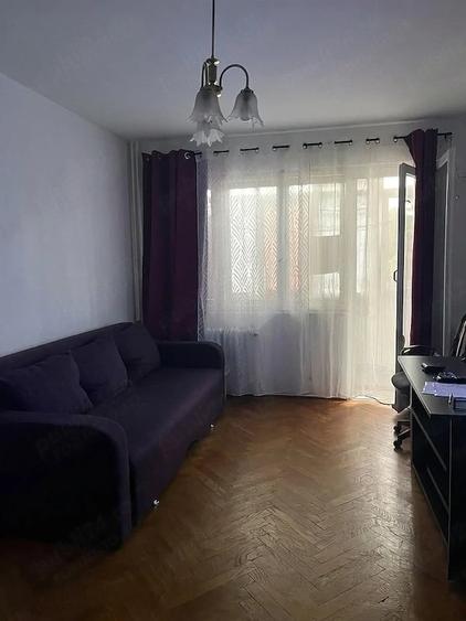 Apartament cu 2 camere semidecomandat în Pajura