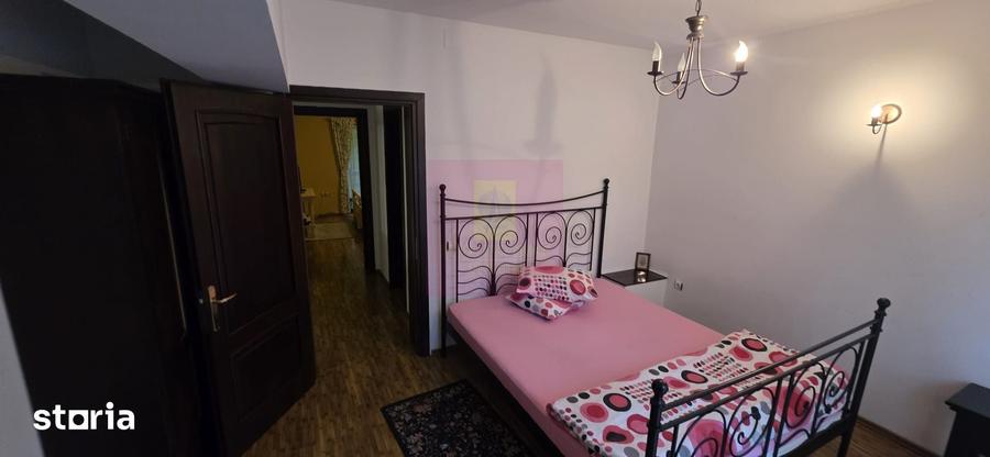 Casă cu 5 camere cu Teren 500 Mp în Central