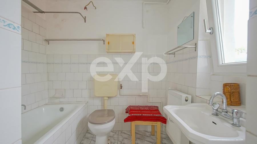 Casă individuală cu 5 camere cu Canalizare în Schei