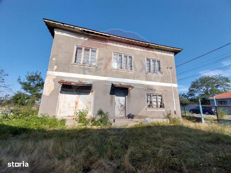 Casă cu 4 camere în Sărbătoarea