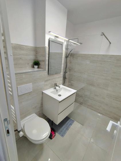 Apartament cu 2 camere semidecomandat în Republicii