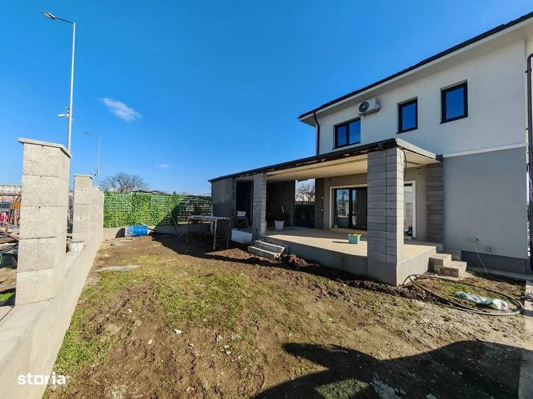 Casă cu 4 camere cu Teren 308 Mp în Balotești