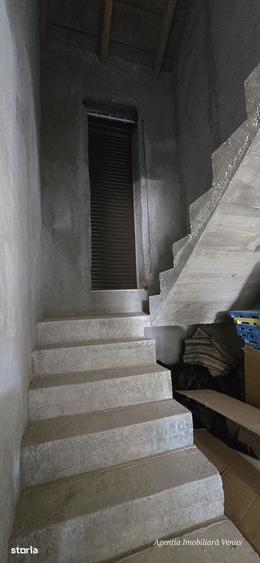 Casă cu 5 camere cu Teren 1560 Mp în Mihai Eminescu