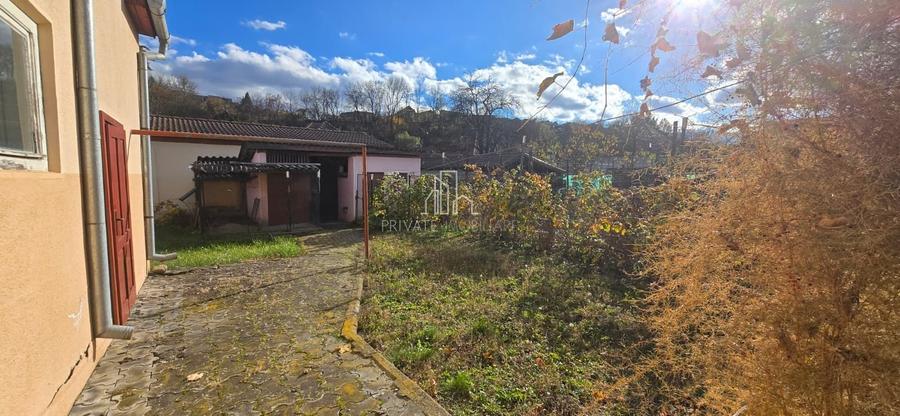 Casă individuală cu 4 camere cu Teren 432 Mp în Central