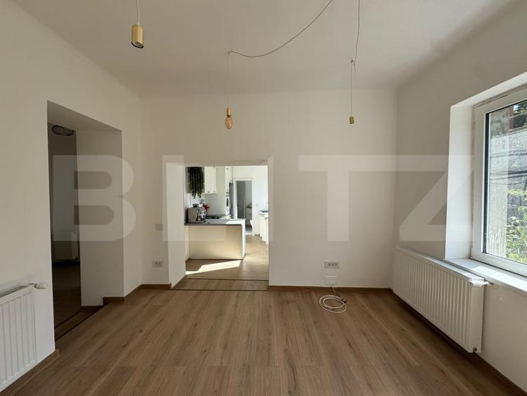 Apartament cu 3 camere semidecomandat în Semicentral