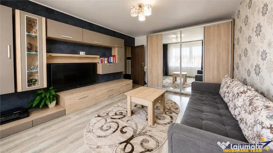 Apartament cu 2 camere decomandat în Florilor