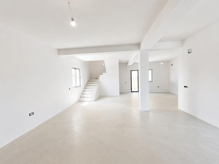 Casă individuală cu 4 camere cu Teren 340 Mp în Berceni