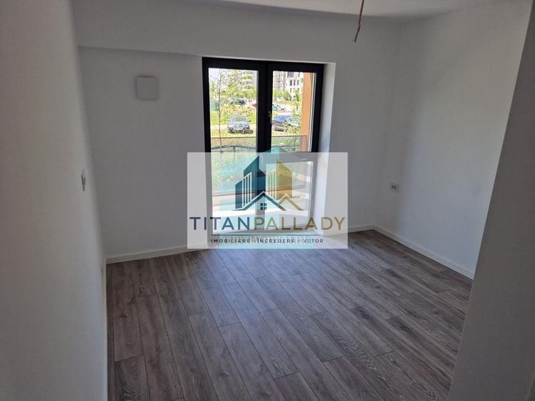 Apartament cu 3 camere decomandat în Titan