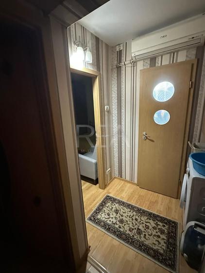 Apartament cu 4 camere decomandat, mobilat în Titan