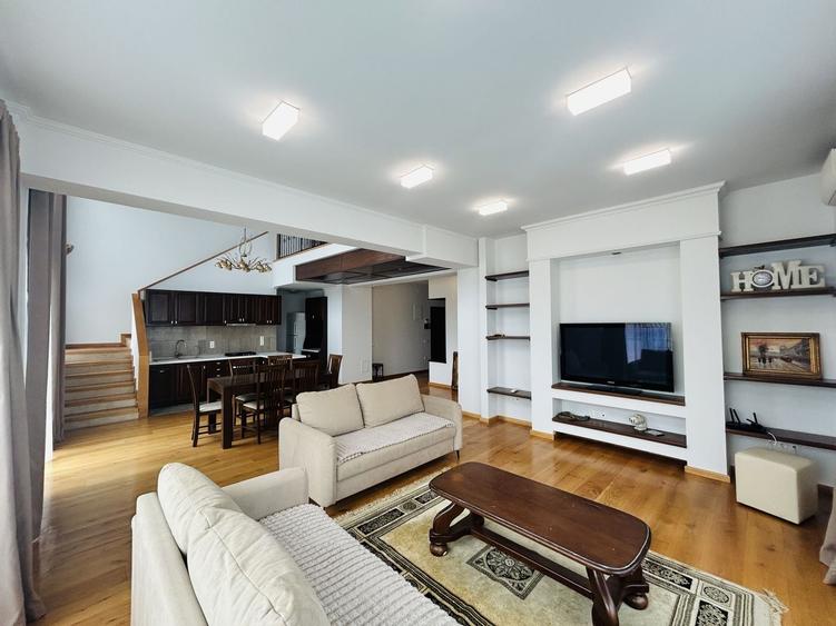 Apartament cu 4 camere în Hipodrom 1