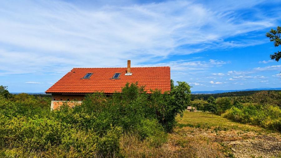 Casă individuală cu 3 camere cu Canalizare în Periferie
