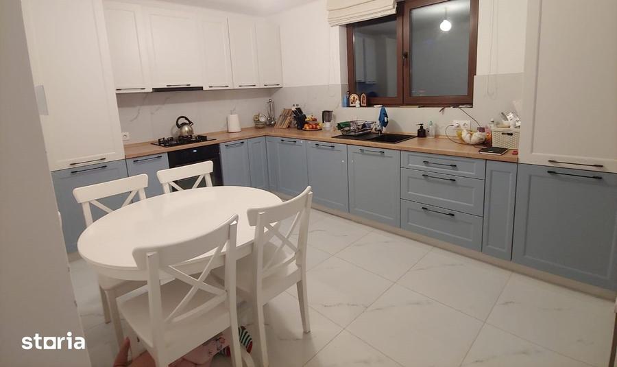 Casă cu 5 camere cu Teren 909 Mp în Sângeorgiu de Mureș