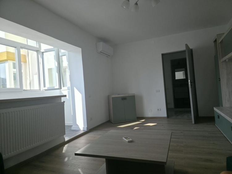 Apartament cu 2 camere decomandat în Runcu