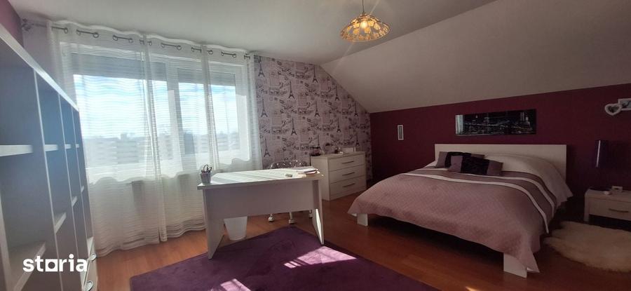 Casă cu 5 camere cu Teren 3100 Mp în Sud