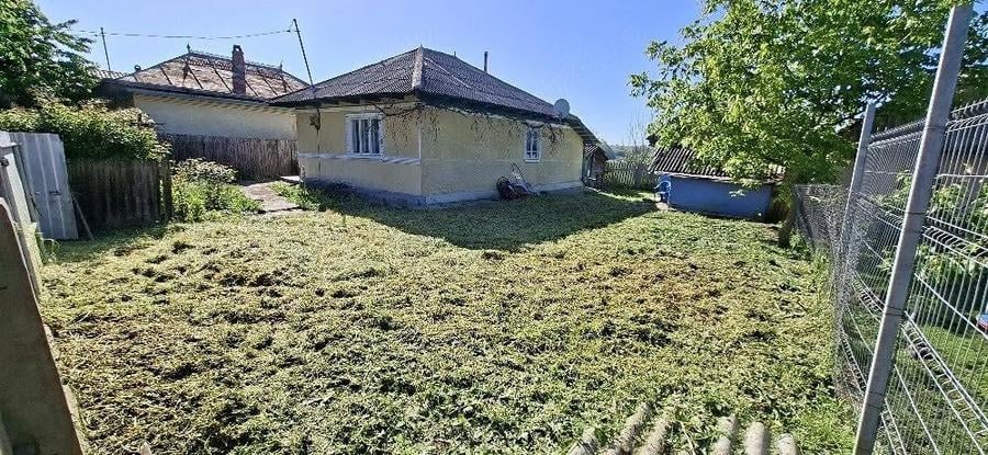 Casă cu Teren 700 Mp în Icușești