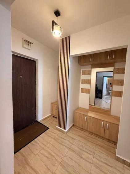 Apartament cu 2 camere semidecomandat, mobilat în Dristor