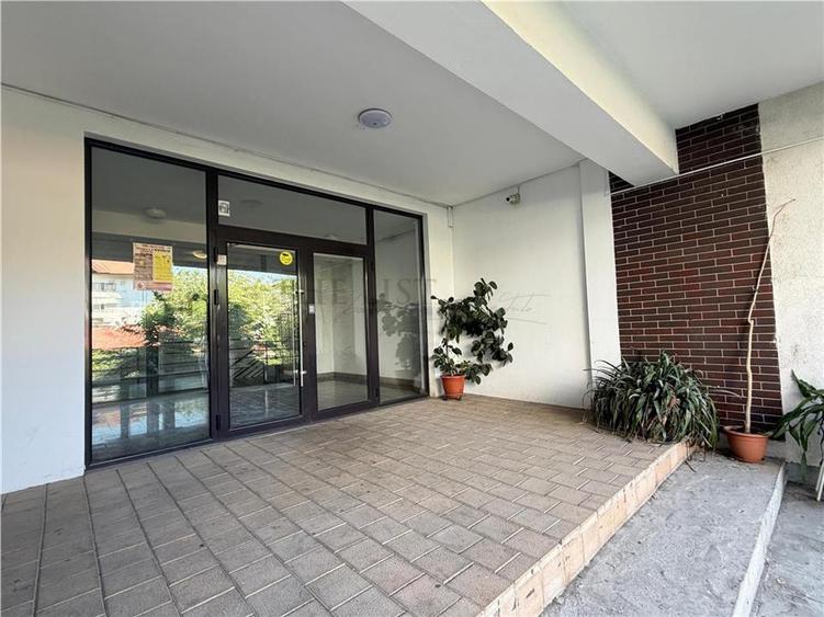 Apartament cu 2 camere decomandat, mobilat în Titan