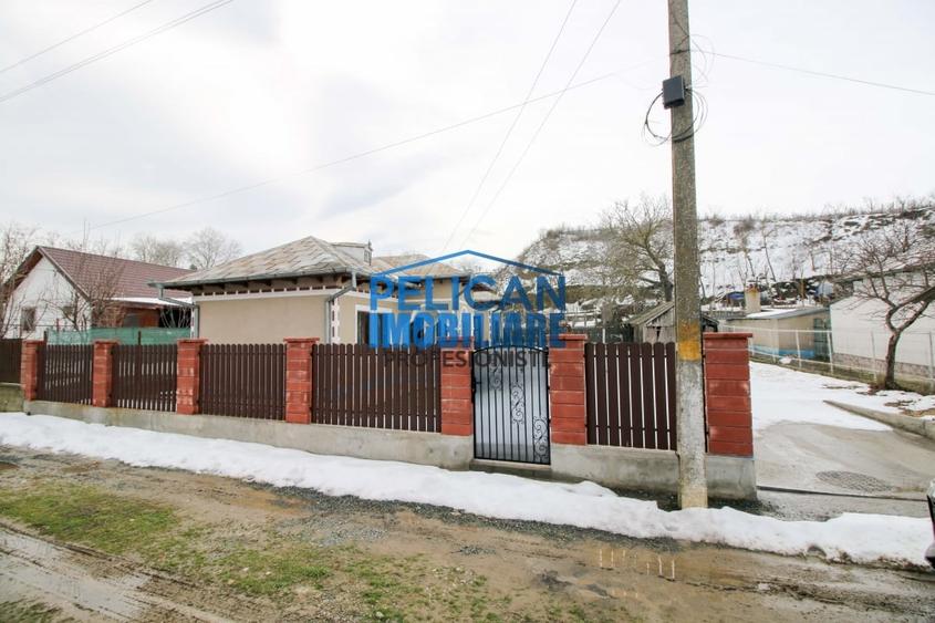 Casă individuală cu 5 camere cu Canalizare în Nufăru