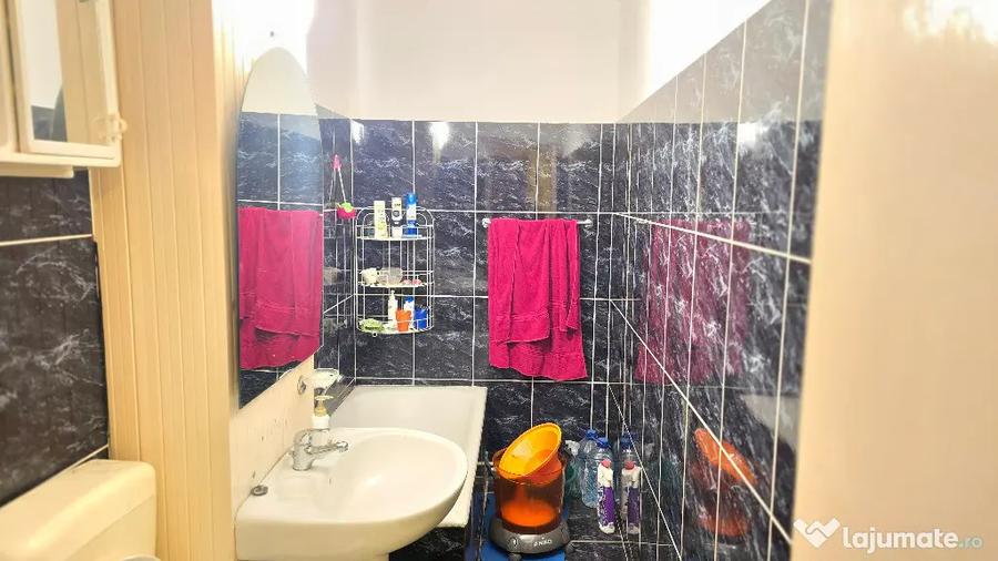 Garsonieră decomandată în Central
