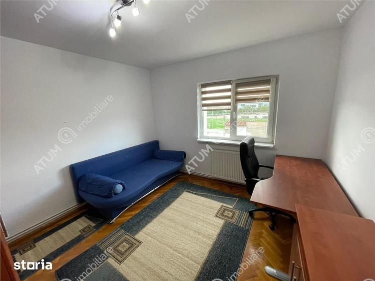 Apartament cu 4 camere decomandat, mobilat în Ștrand