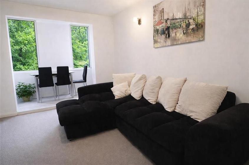 Apartament cu 3 camere circular, mobilat în Budai