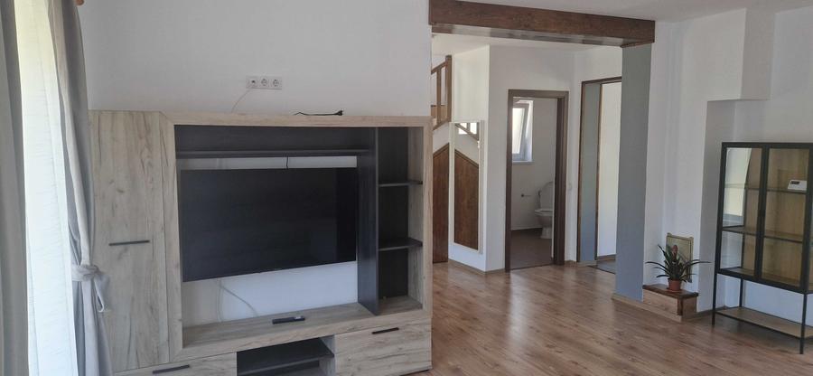 Casă cu 3 camere cu Teren 250 Mp în Central