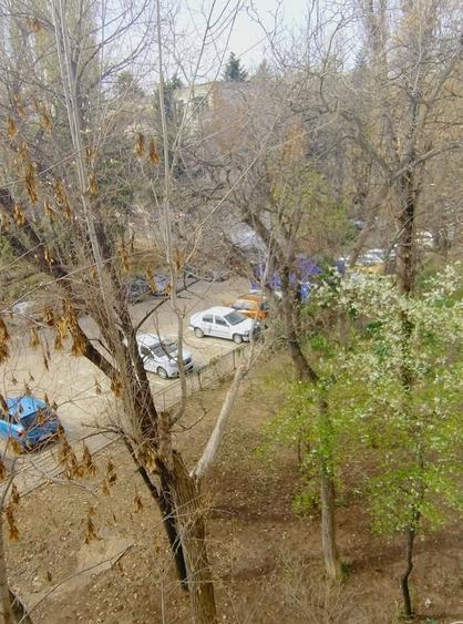 Apartament cu 3 camere decomandat în Brâncoveanu
