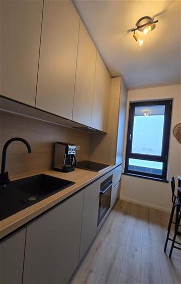 Apartament cu 2 camere semidecomandat, mobilat în Mărăști