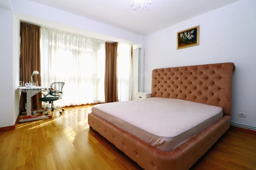 Apartament cu 3 camere decomandat în Arcul de Triumf