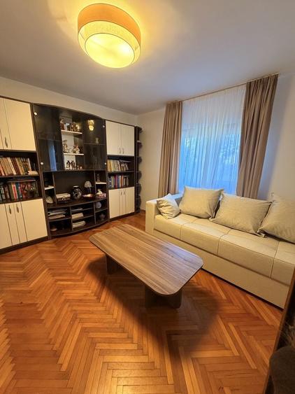 Casă cu 4 camere în Ultracentral