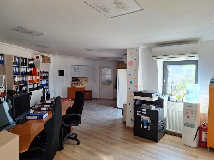 Casă cu 5 camere cu Teren 300 Mp în Ștefan cel Mare