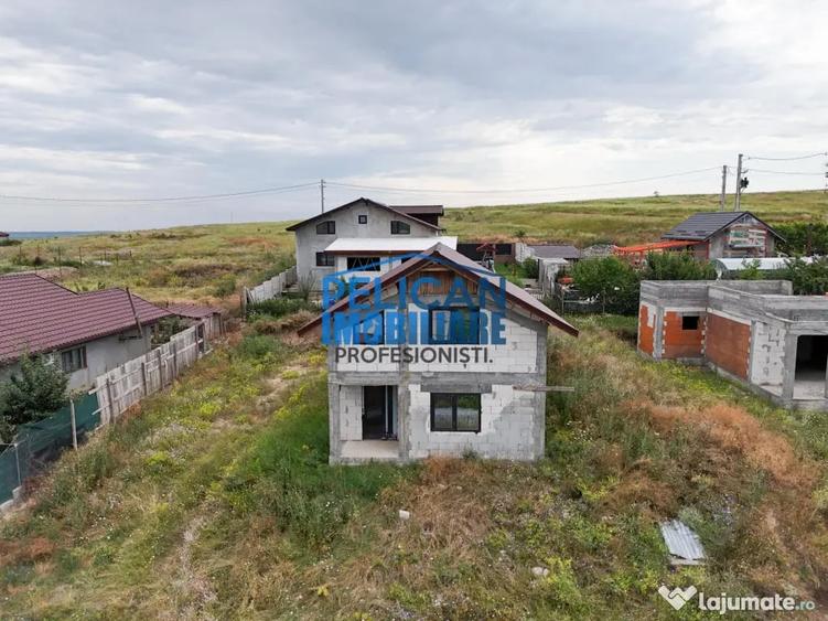 Casă cu 4 camere cu Teren 500 Mp în Malcoci